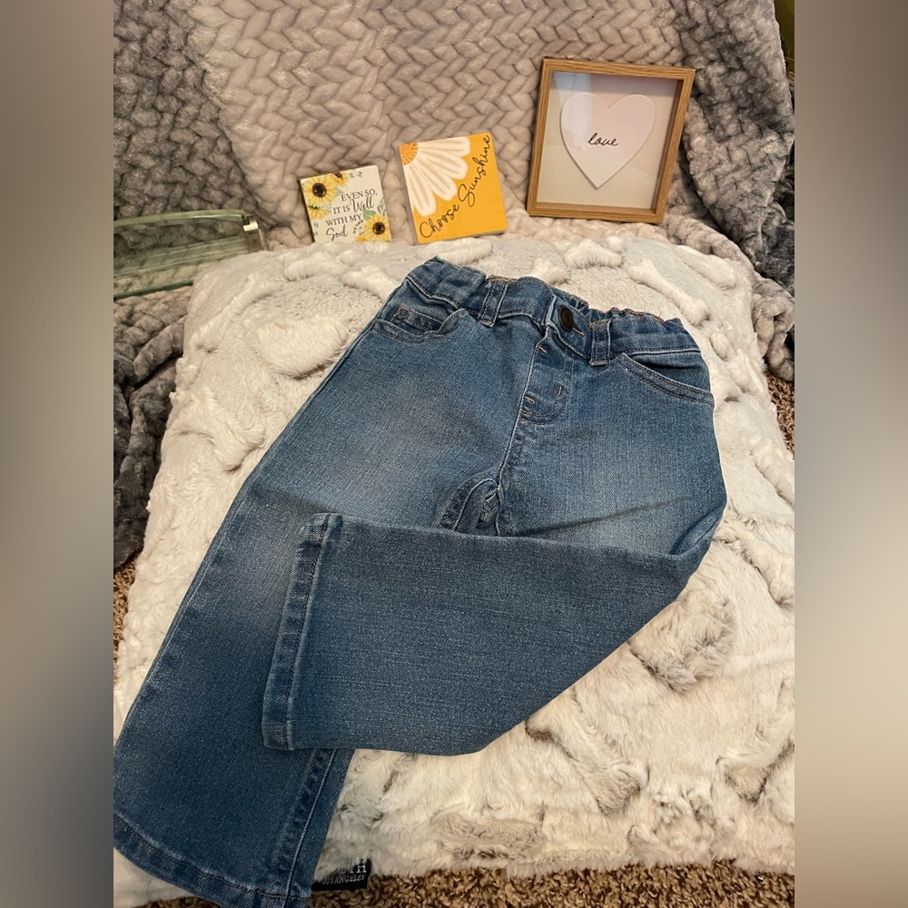 👶💫 Garanimals 👶💫 NWOT Medium Wash Denim Jeans size: 18 Months Never worn